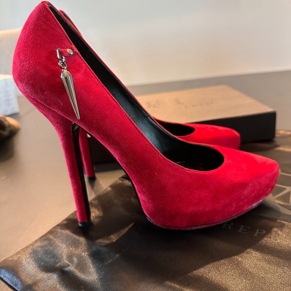 Rock & Republic Red Suede Pumps